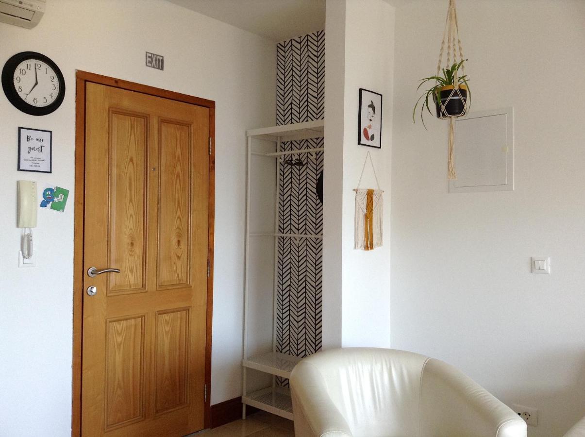 Seaesta Apartment Pool And Beach Слатине Экстерьер фото